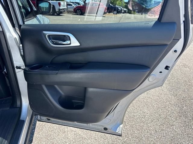 Used 2020 Nissan Pathfinder Platinum AWD/4WD image 24
