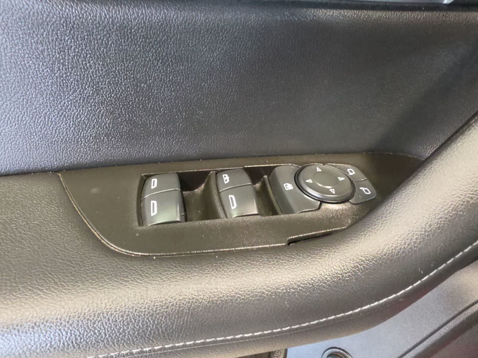 Used 2019 Chevrolet Blazer LT FWD image 19