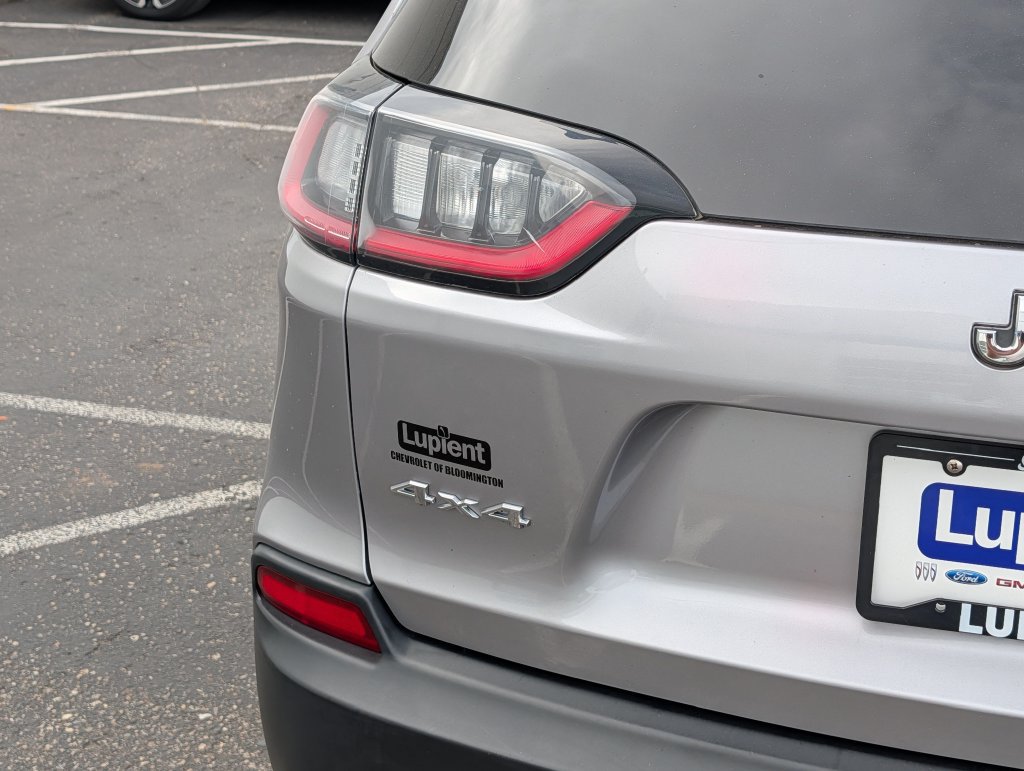 Used 2019 Jeep Cherokee Latitude w/ Comfort & Convenience Group AWD/4WD image 5