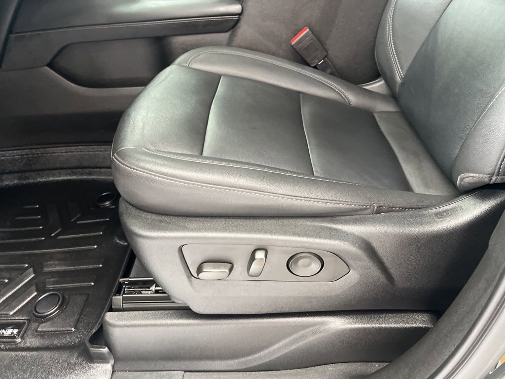 Used 2023 Chevrolet Tahoe LT w/ Luxury Package image 15