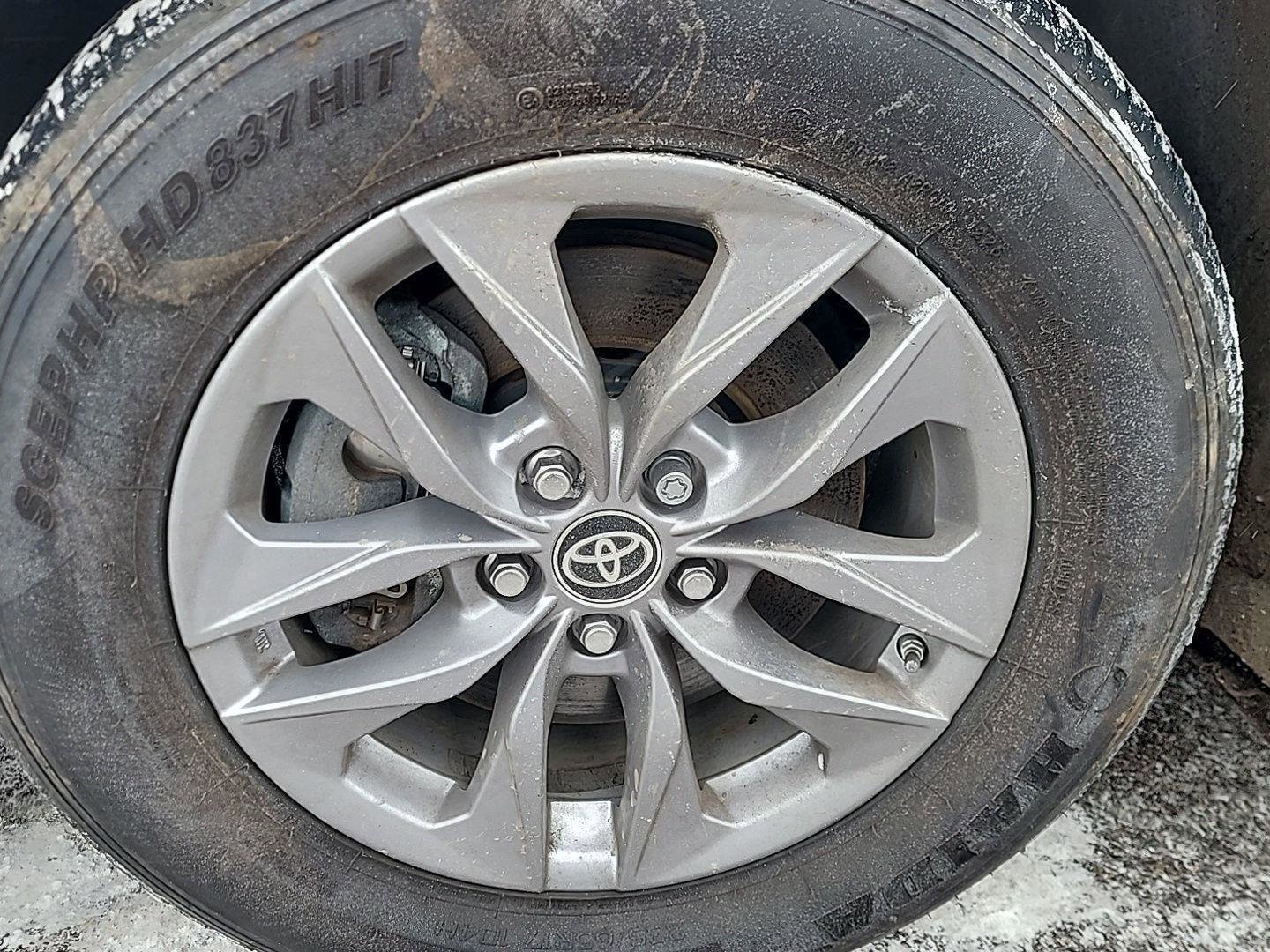 Used 2024 Toyota Sienna XLE image 16