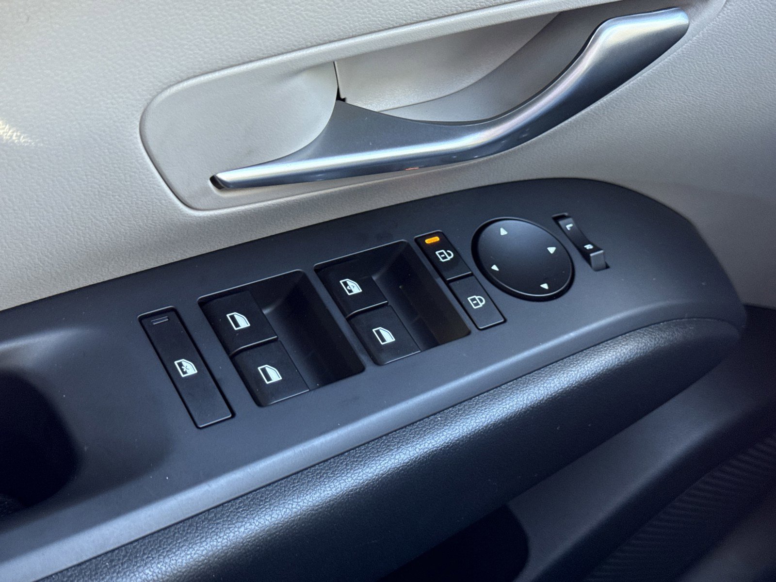 Certified 2025 Hyundai Tucson SE image 16