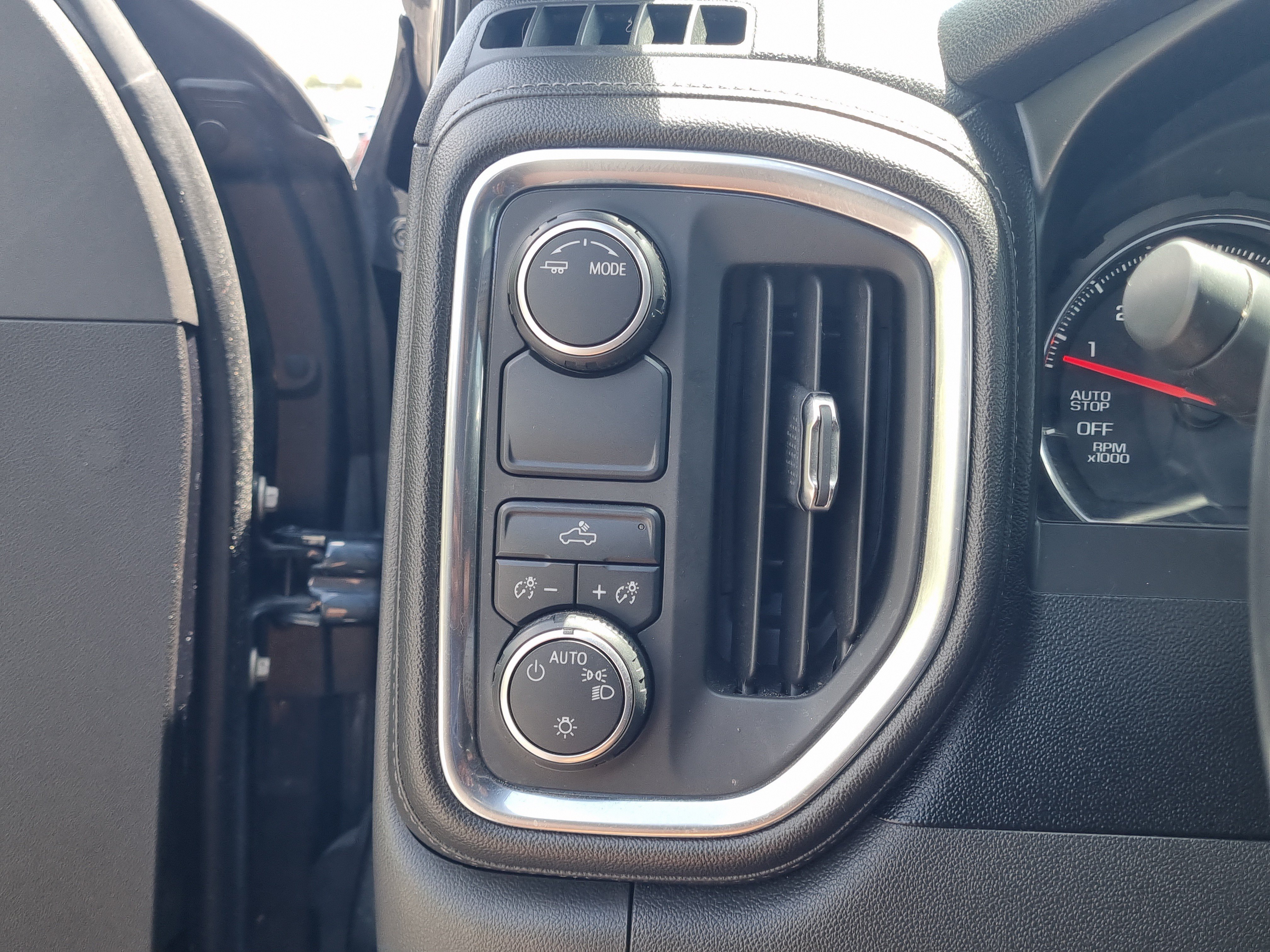 Used 2020 Chevrolet Silverado 1500 LT w/ All-Star Edition RWD image 22