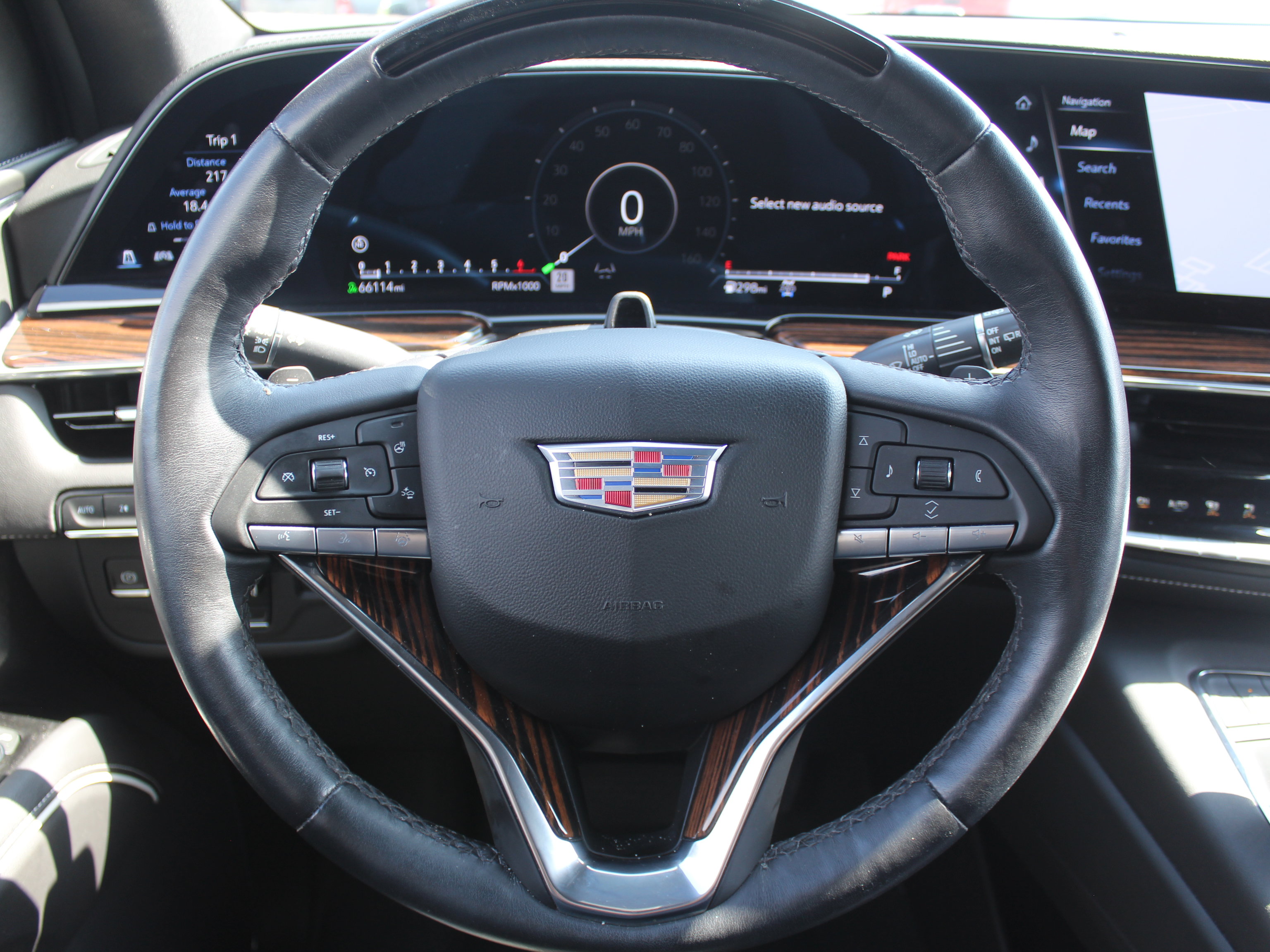 Used 2023 Cadillac Escalade Premium Luxury w/ Performance Package AWD/4WD image 20