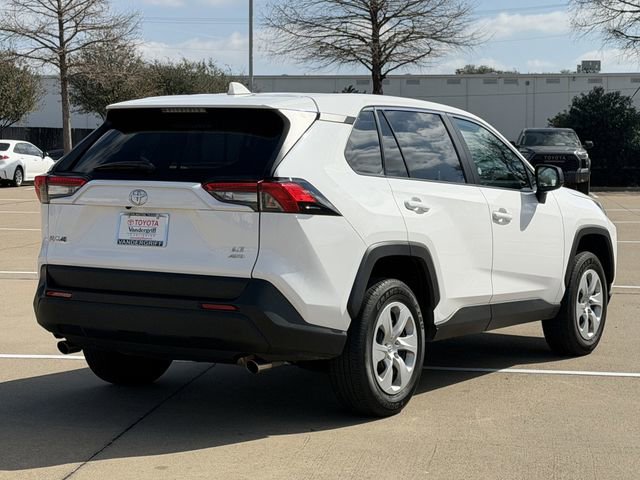 Used 2025 Toyota RAV4 LE image 4