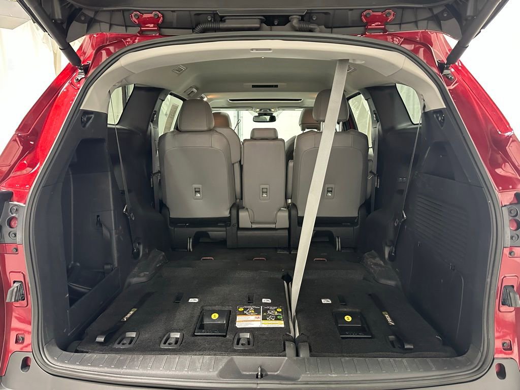 Used 2025 Toyota Sienna XLE image 55