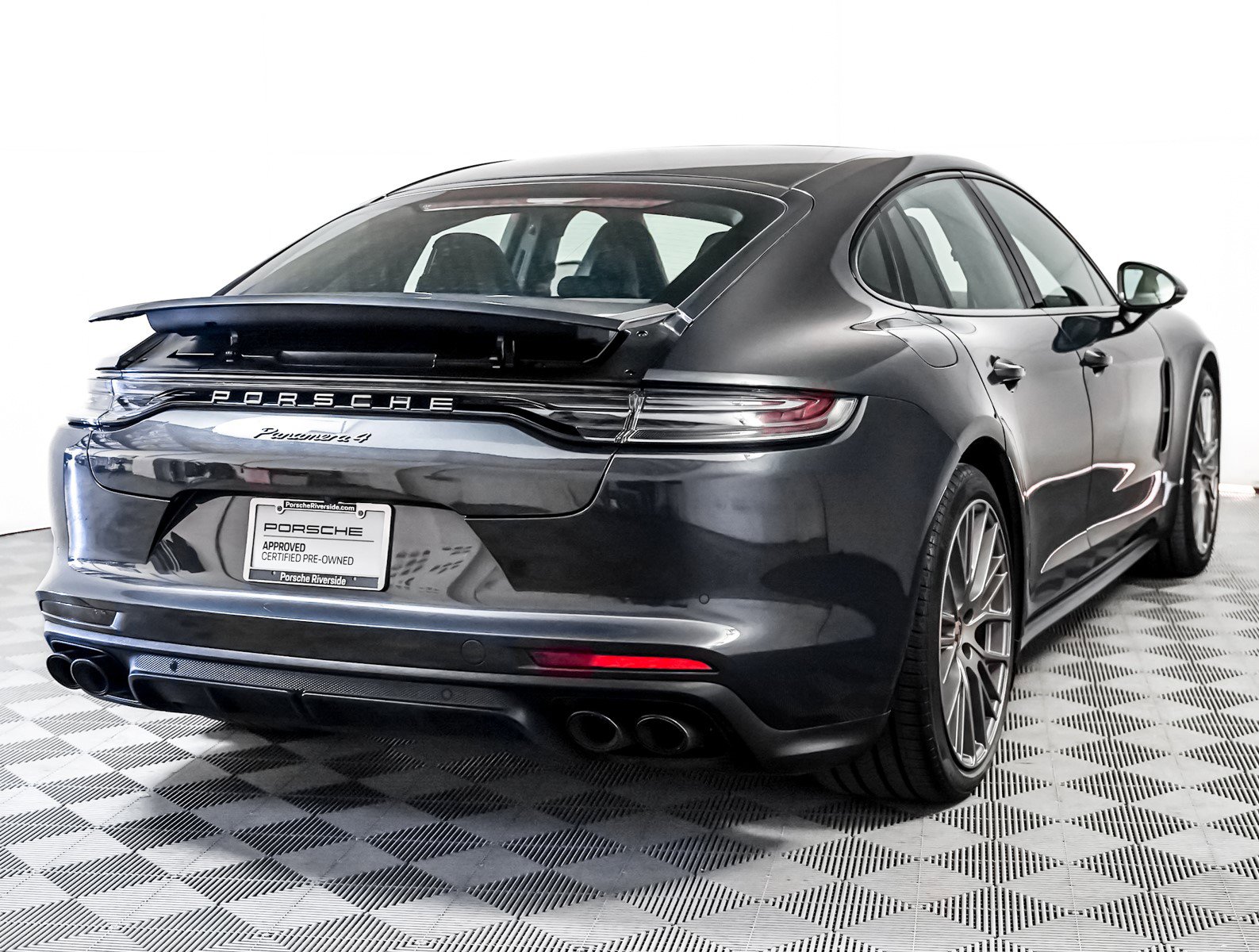 Used 2023 Porsche Panamera 4 Platinum Edition w/ Assistance Package image 10