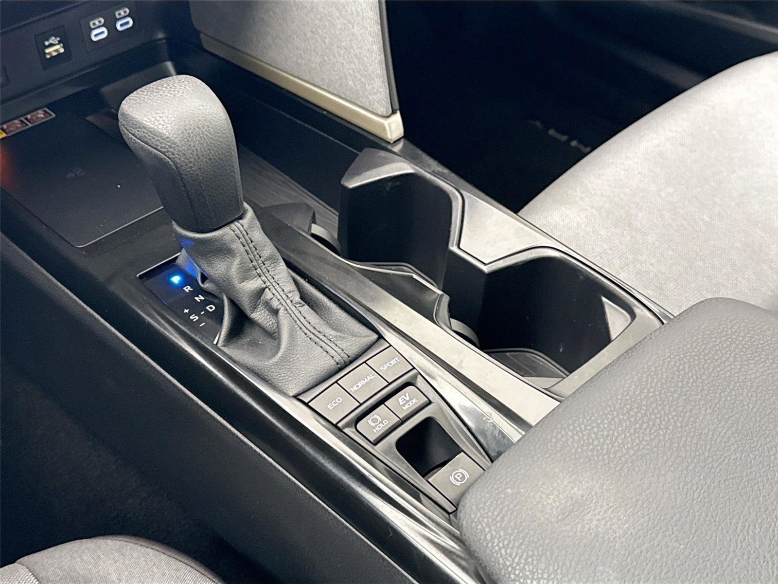 Used 2025 Toyota Camry LE w/ Convenience Package image 26