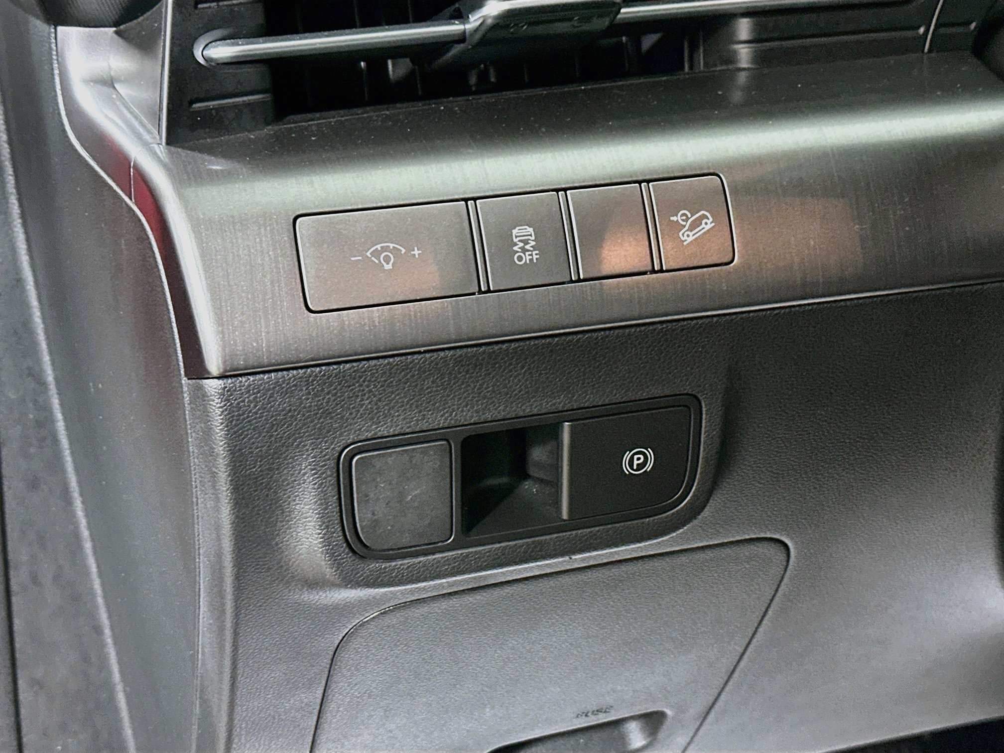 Certified 2025 Hyundai Kona SEL AWD/4WD image 10