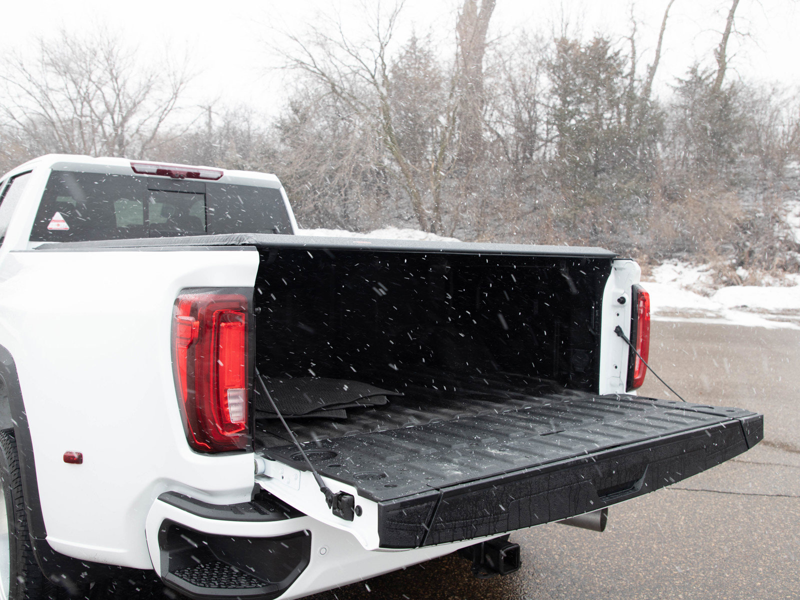 Used 2022 GMC Sierra 3500 Denali w/ Denali Ultimate Package image 16