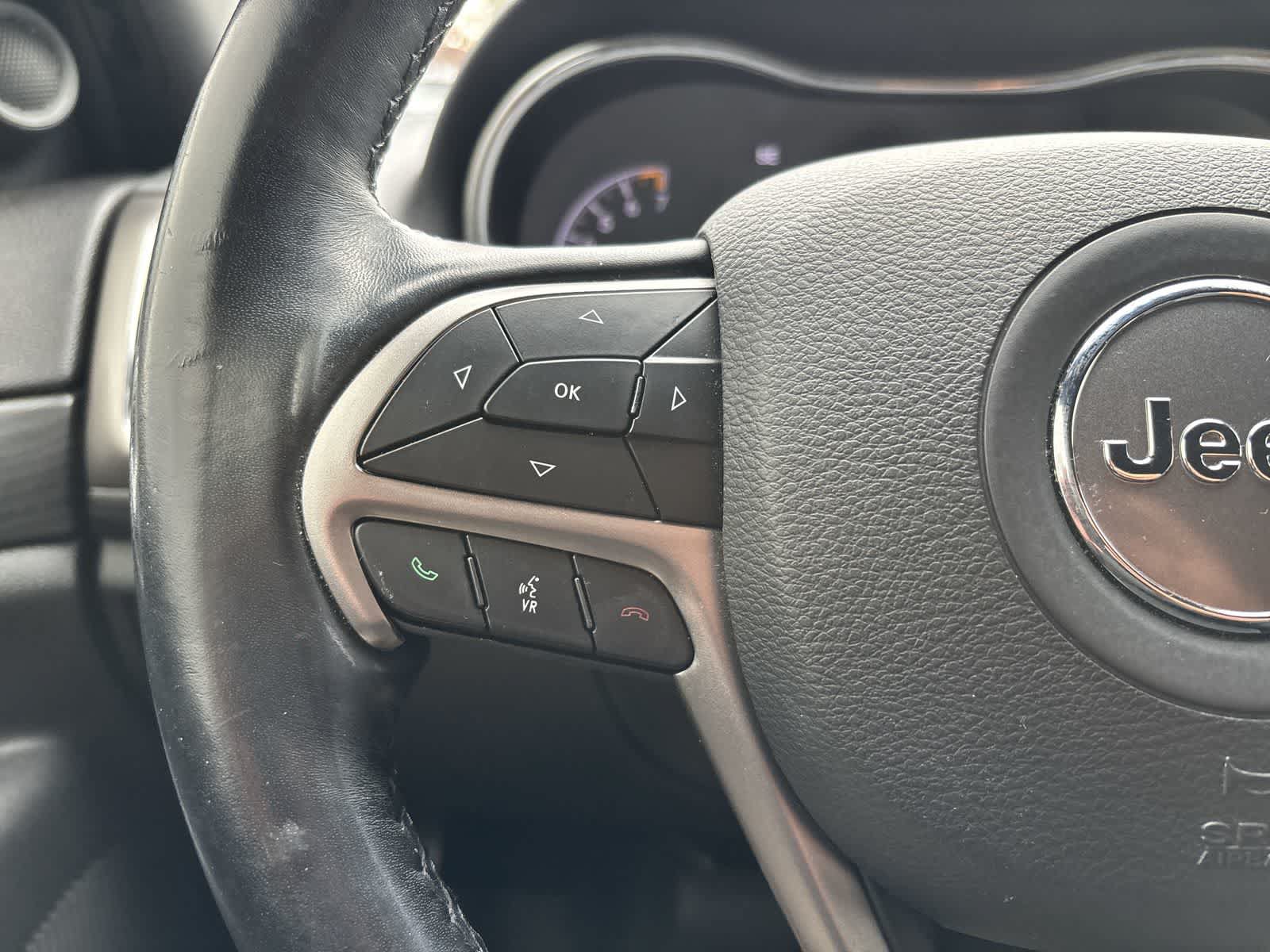 Certified 2020 Jeep Grand Cherokee Altitude AWD/4WD image 9
