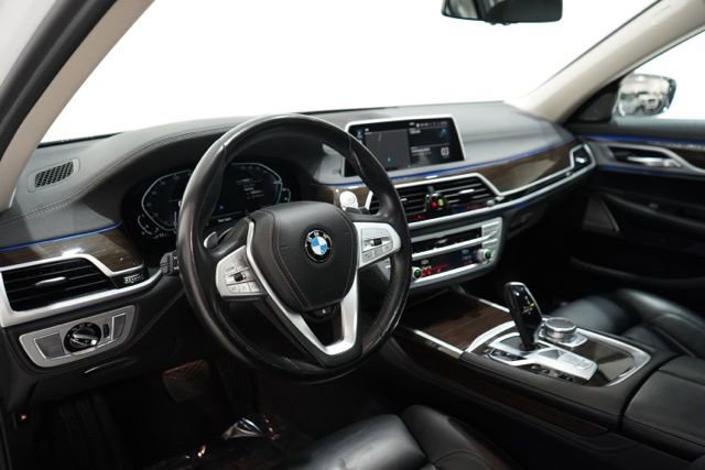 Used 2020 BMW 745e xDrive image 16