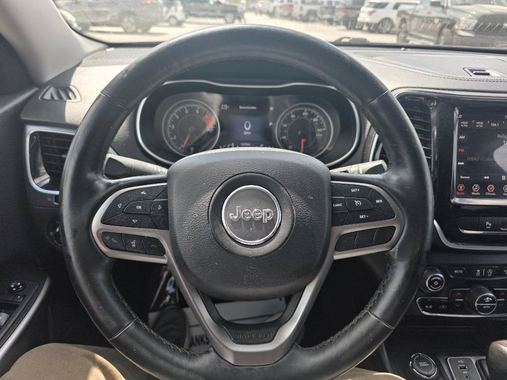 Used 2019 Jeep Cherokee Limited image 16