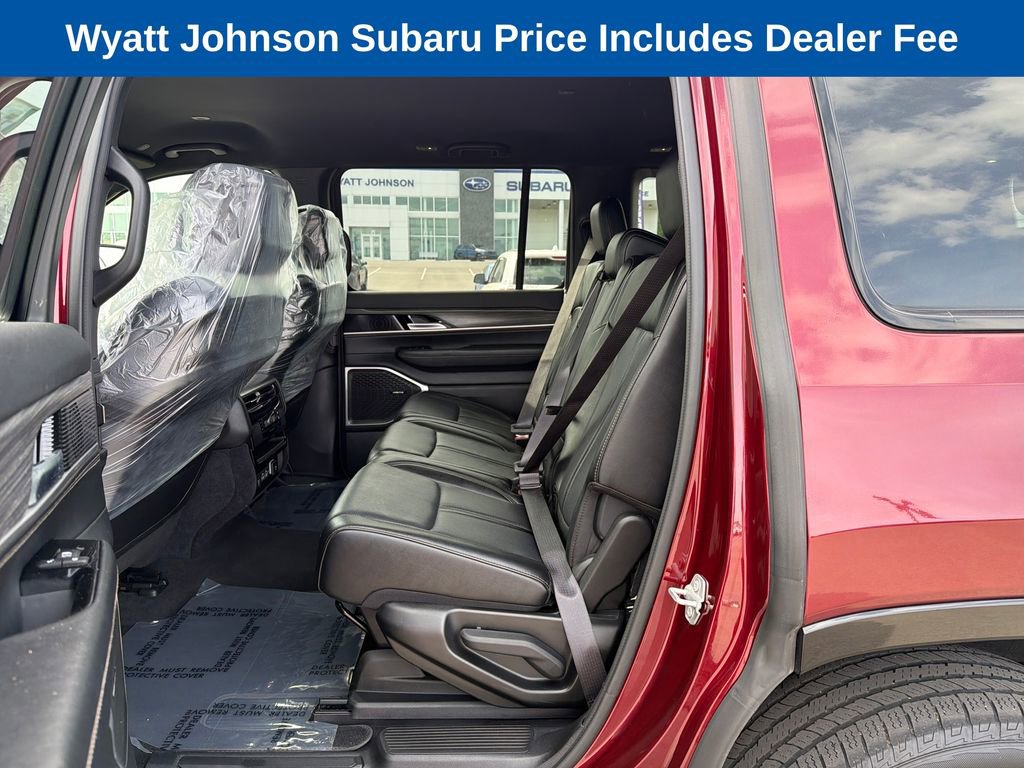 Used 2024 Jeep Wagoneer Series II w/ Flexible Seating Group AWD/4WD image 37