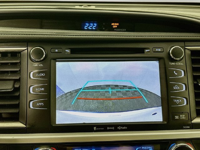 Used 2019 Toyota Highlander XLE AWD/4WD image 13