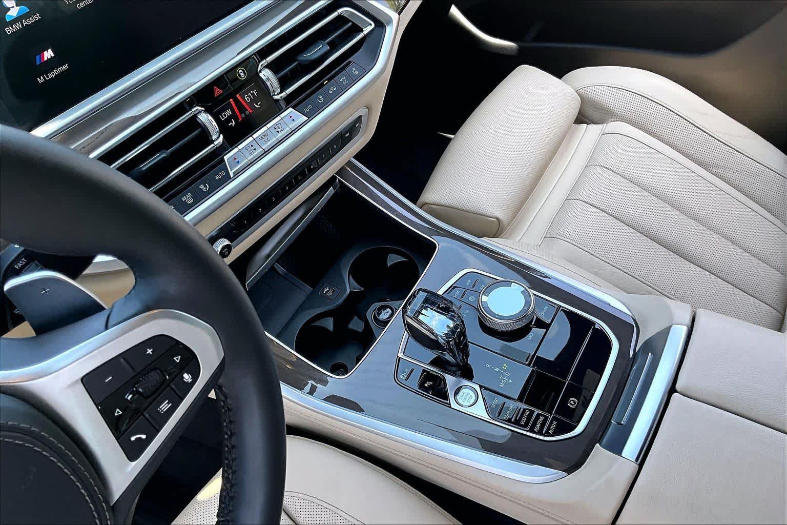 Used 2022 BMW X5 sDrive40i w/ M Sport Package RWD image 17