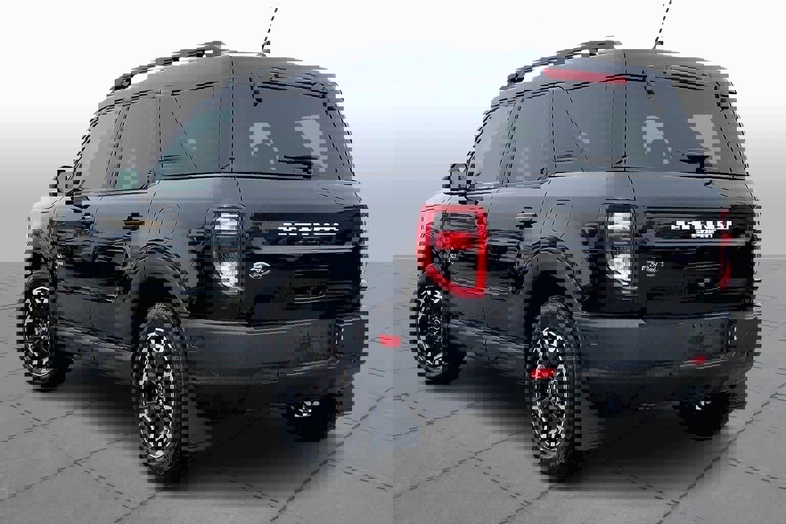 Used 2024 Ford Bronco Sport Outer Banks w/ Tech Package image 12