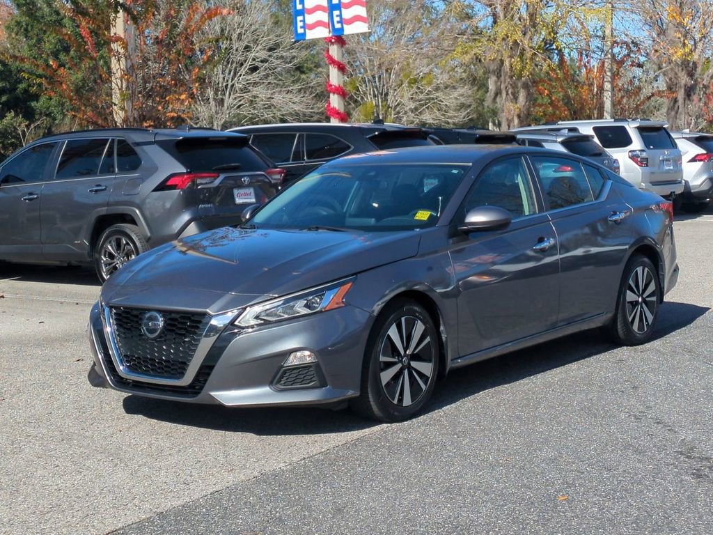 Used 2022 Nissan Altima 2.5 SV