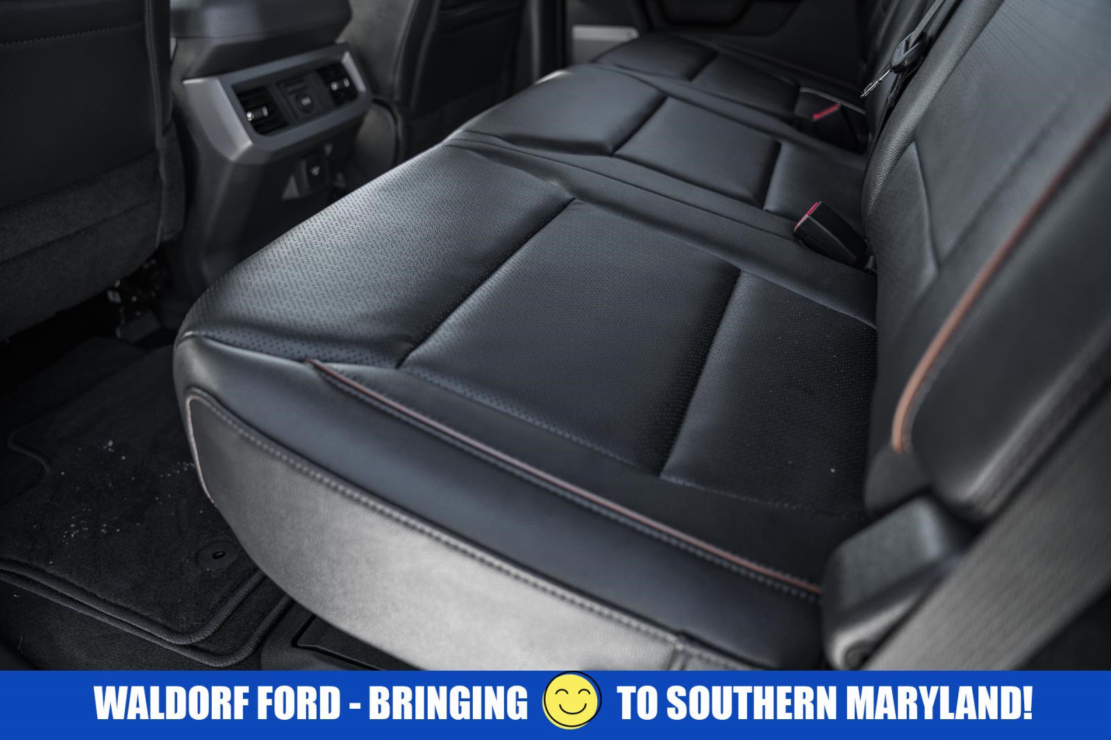 Used 2025 Ford F350 Lariat w/ Chrome Package image 41