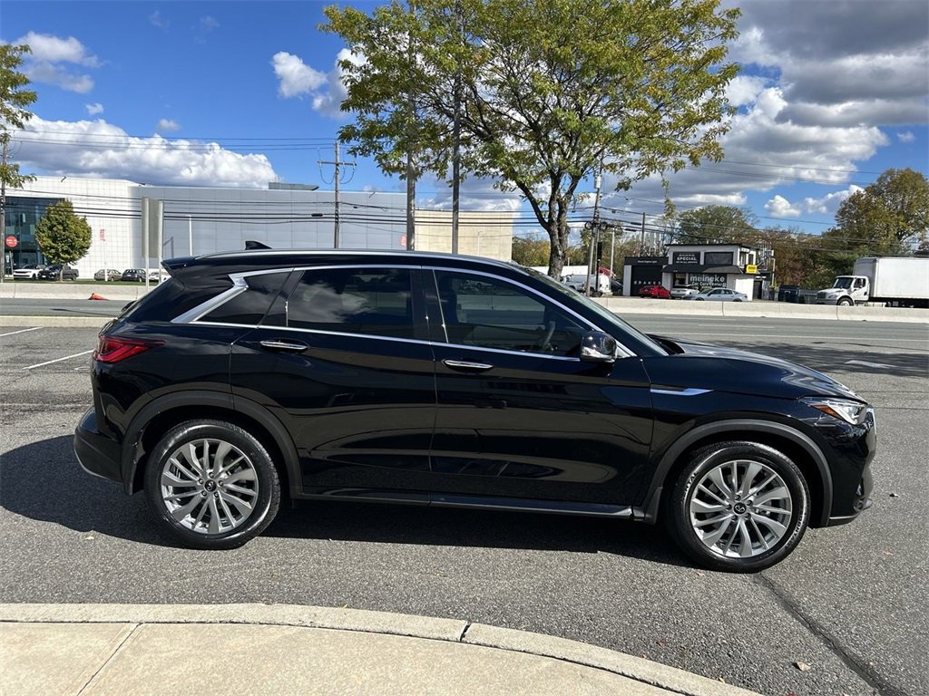 Certified 2023 INFINITI QX50 Luxe image 9