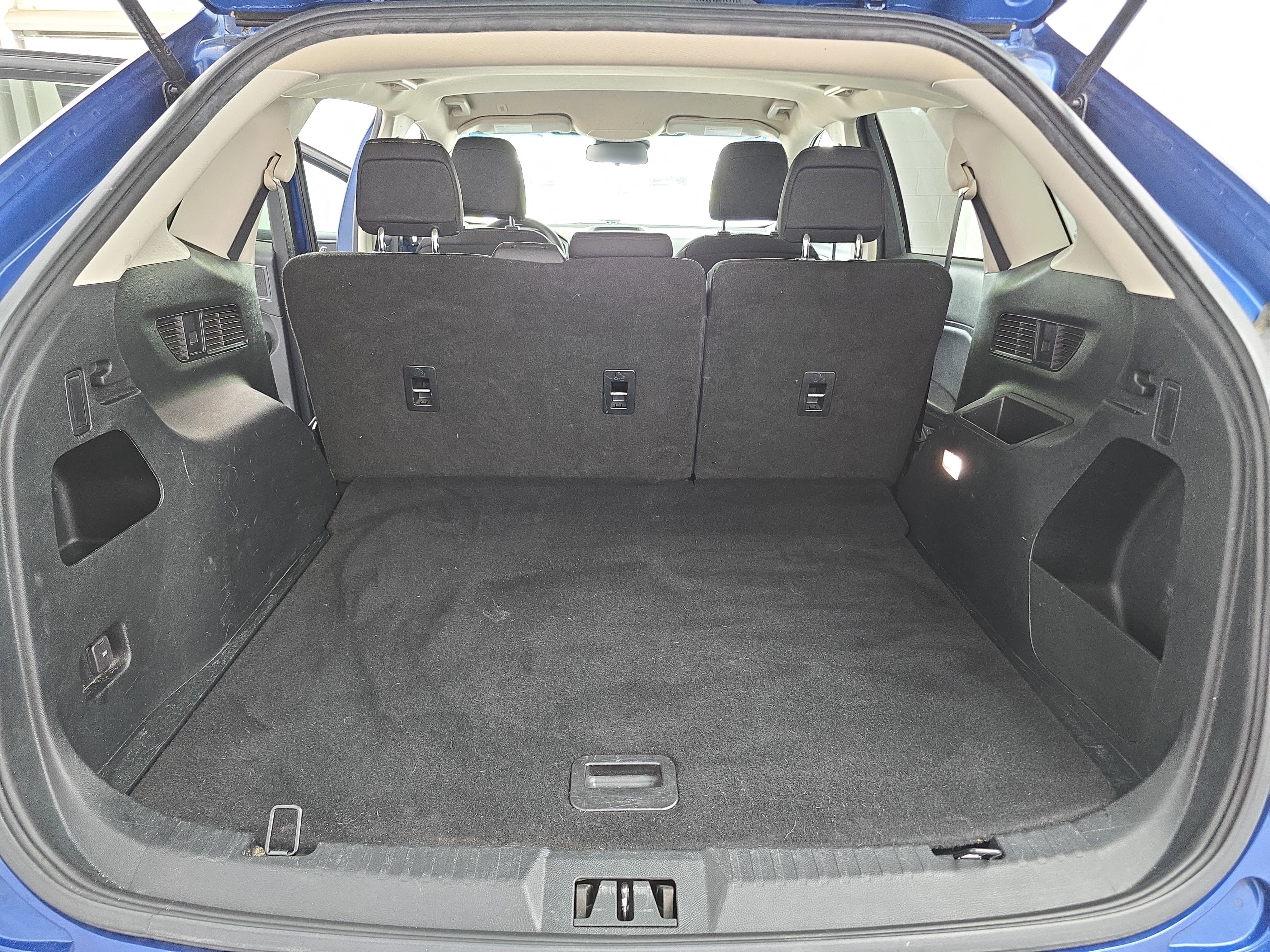 Used 2020 Ford Edge SE image 12