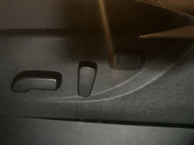 Used 2025 Nissan Frontier SV w/ SV Convenience Package image 26