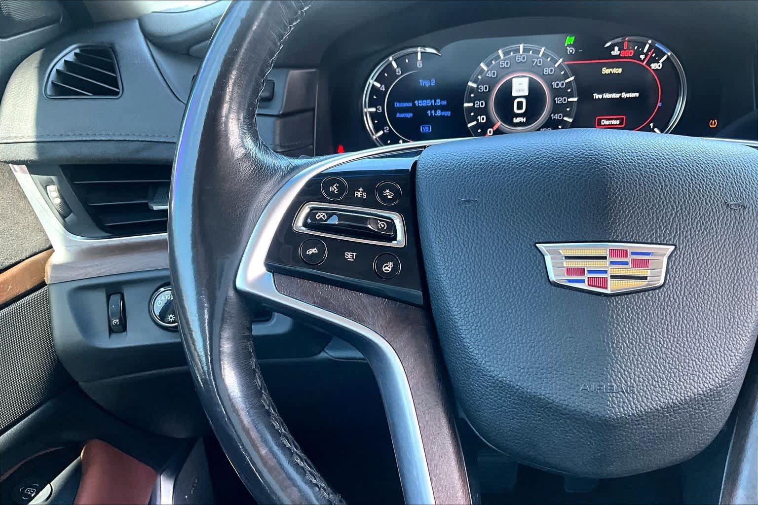 Used 2018 Cadillac Escalade ESV Luxury RWD image 24