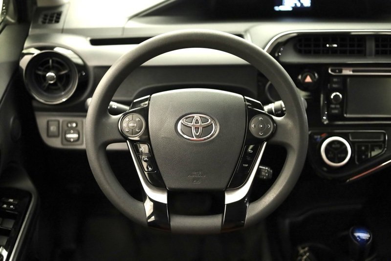 Used 2018 Toyota Prius C Two image 13