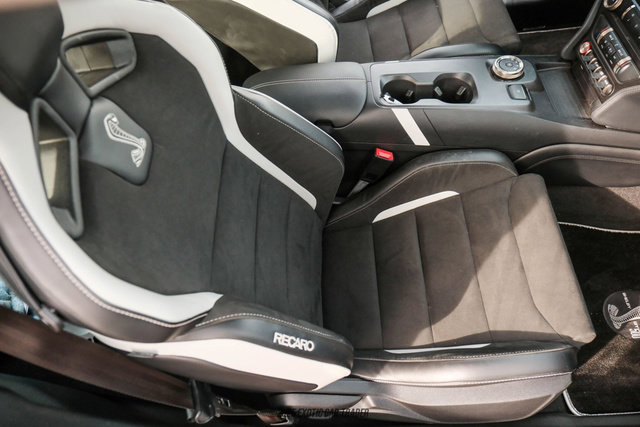 Used 2020 Ford Mustang Shelby GT500 w/ Carbon Fiber Track Pack image 37