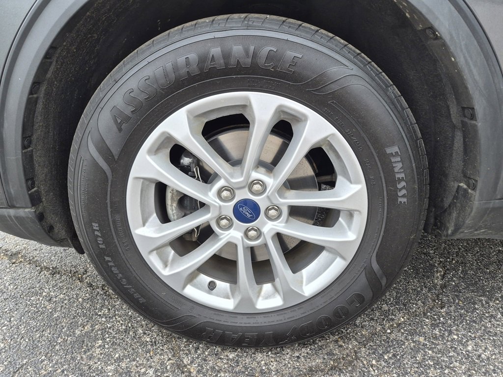 Used 2020 Ford Escape SE image 28