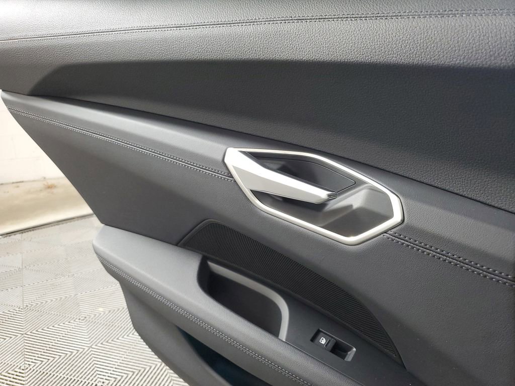 Used 2024 Audi e-tron GT Premium Plus image 17