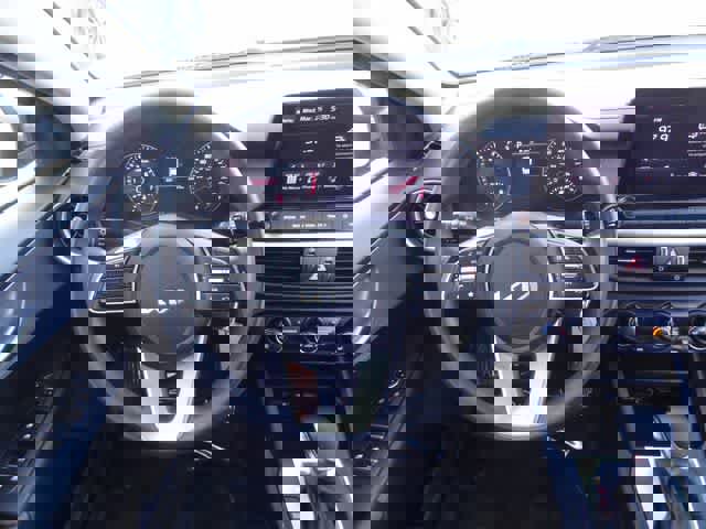 Used 2022 Kia Forte LXS image 11