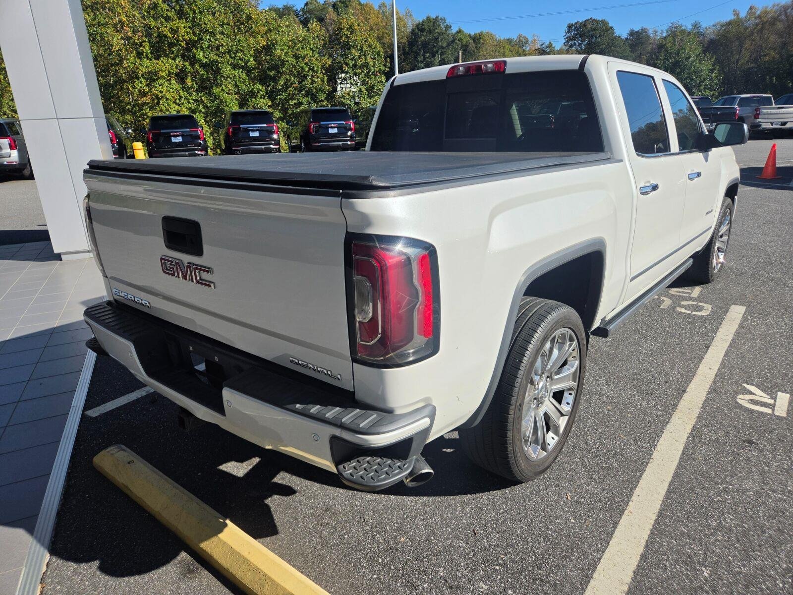 Used 2017 GMC Sierra 1500 Denali w/ Denali Ultimate Package AWD/4WD image 6