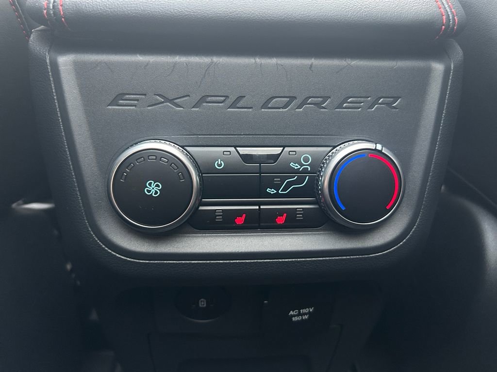 Used 2025 Ford Explorer ST-Line w/ ST-Line Street Pack AWD/4WD image 36