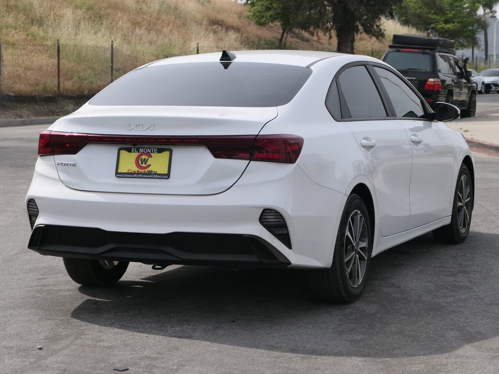Used 2023 Kia Forte LXS image 2