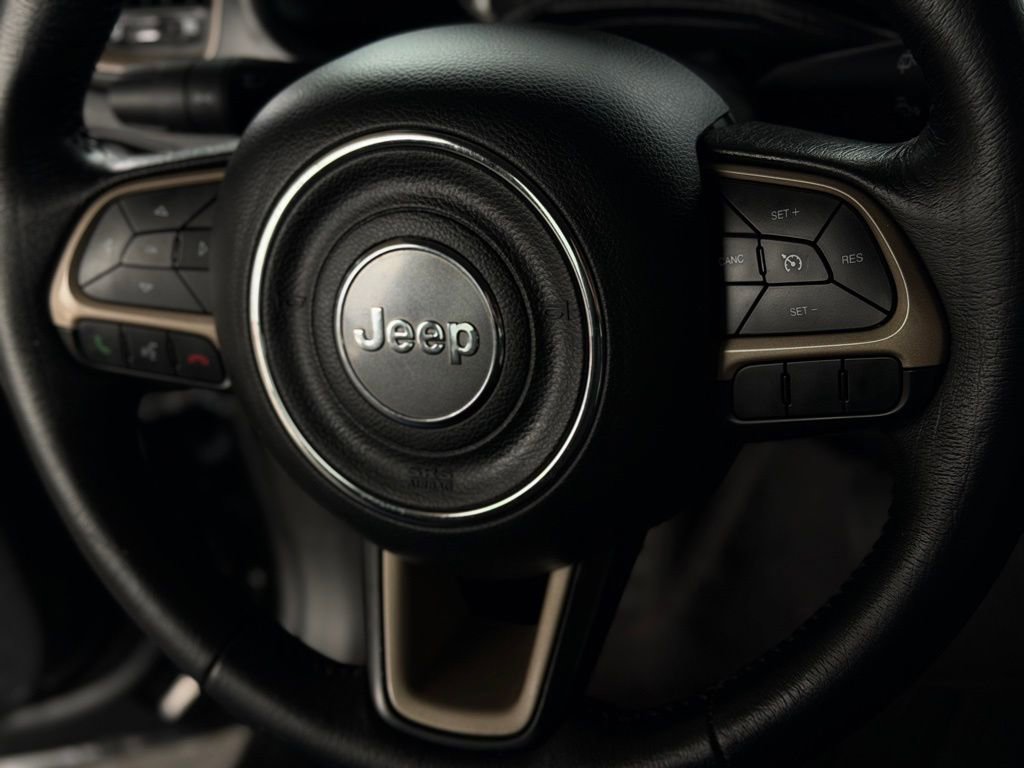 Used 2015 Jeep Renegade Latitude w/ Popular Equipment Group FWD image 36