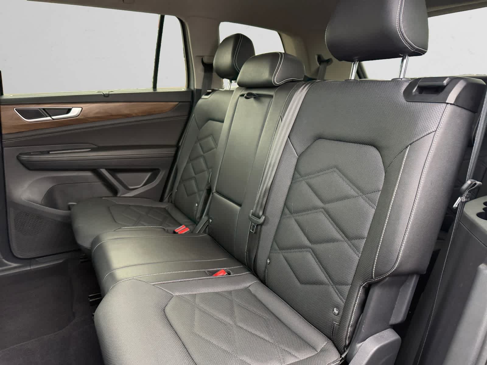 Used 2025 Volkswagen Atlas SE FWD image 13