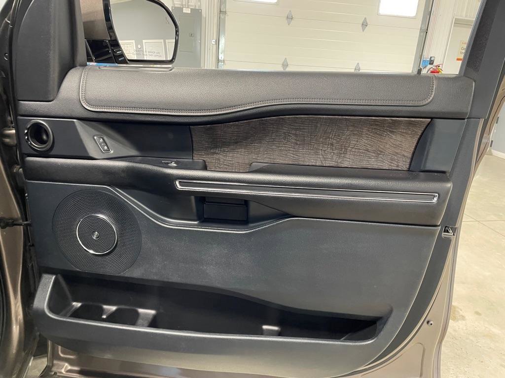 Used 2018 Ford Expedition Limited AWD/4WD image 31