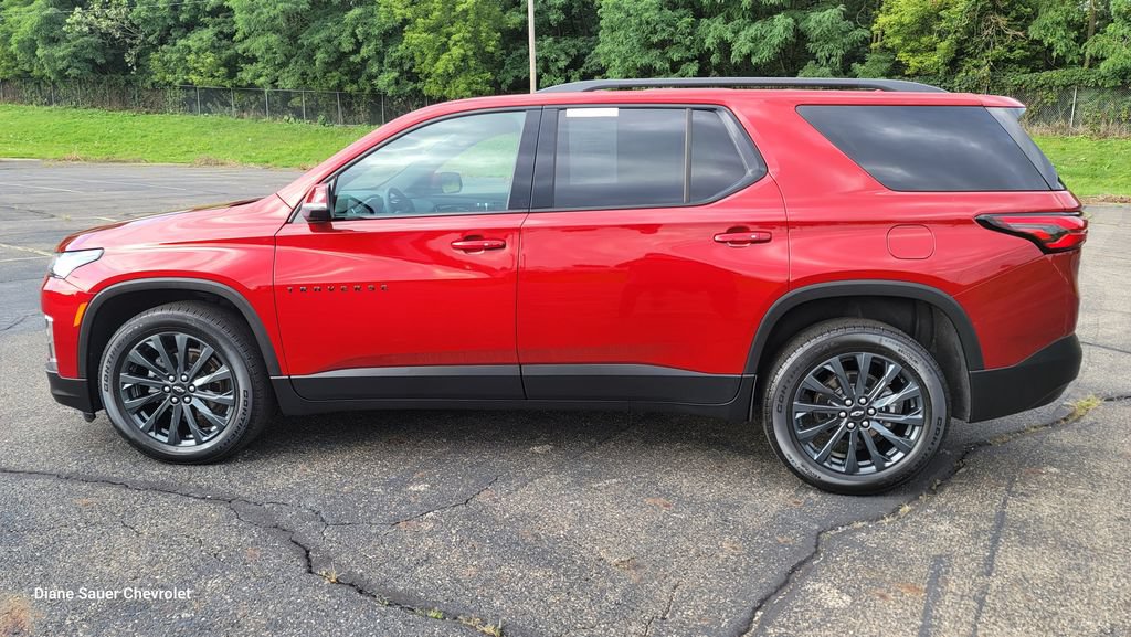 Used 2023 Chevrolet Traverse RS AWD/4WD image 7