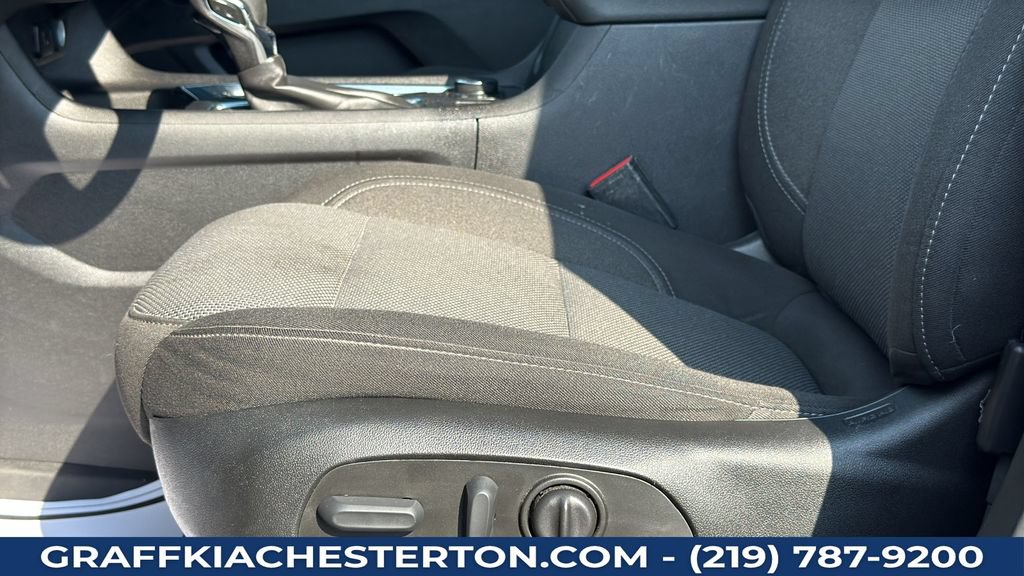 Used 2023 Chevrolet Traverse LT FWD image 25