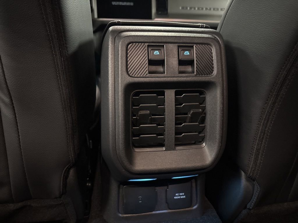 New 2025 Ford Bronco Outer Banks w/ Black Appearance Package AWD/4WD image 28
