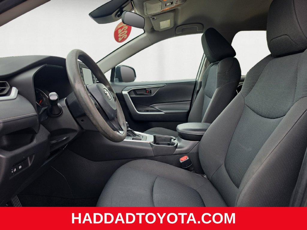 Used 2021 Toyota RAV4 LE AWD/4WD image 10