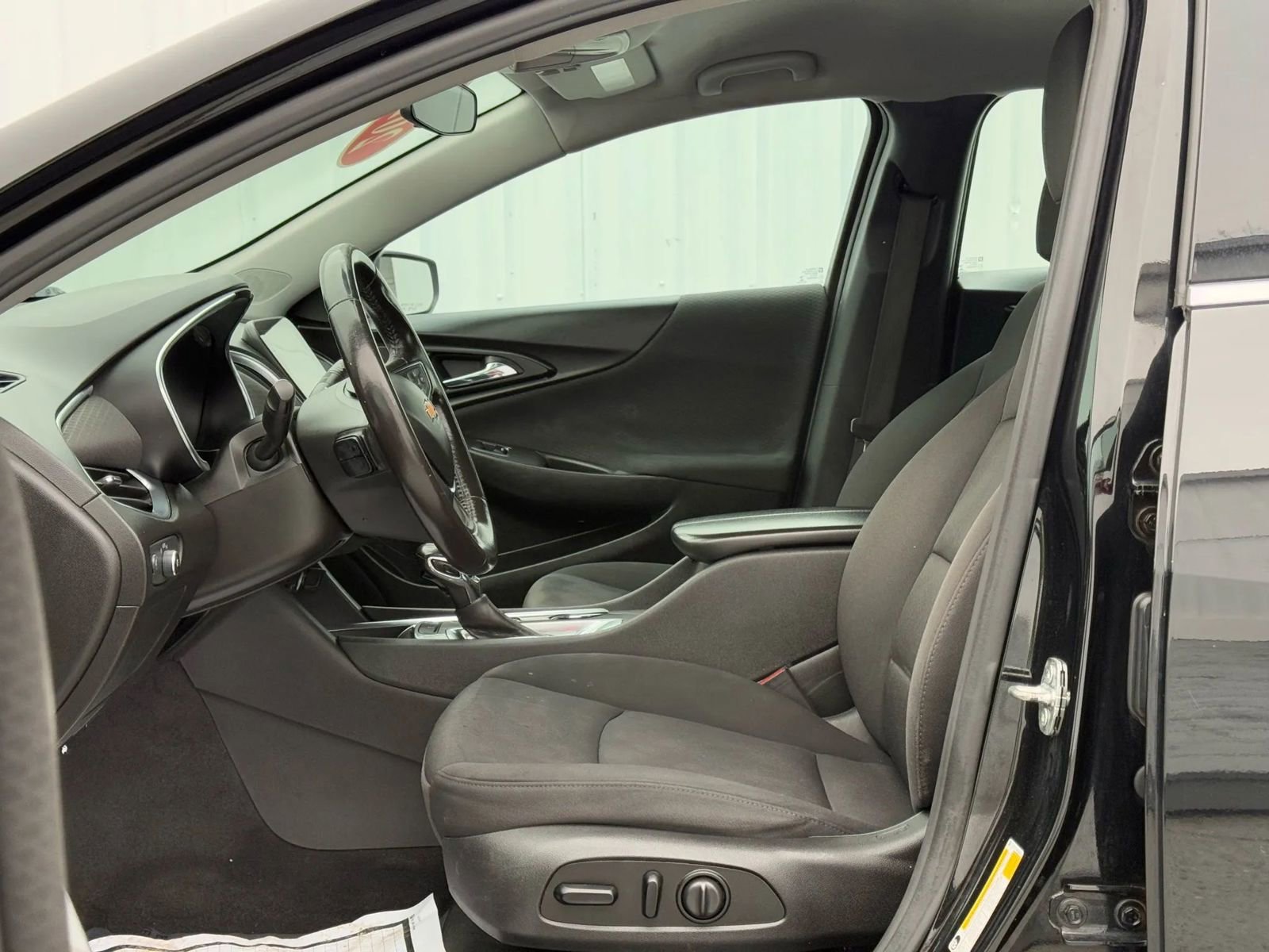 Used 2021 Chevrolet Malibu LT w/ Midnight Edition image 9