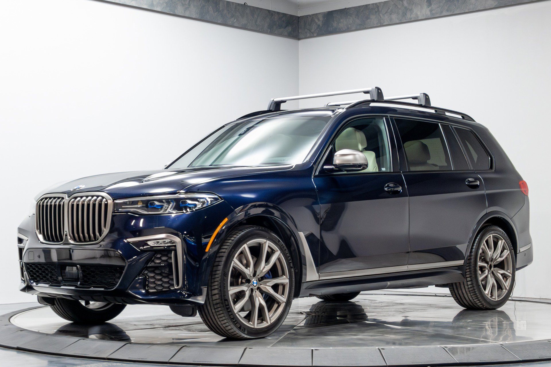 Used 2021 BMW X7 M50i image 2