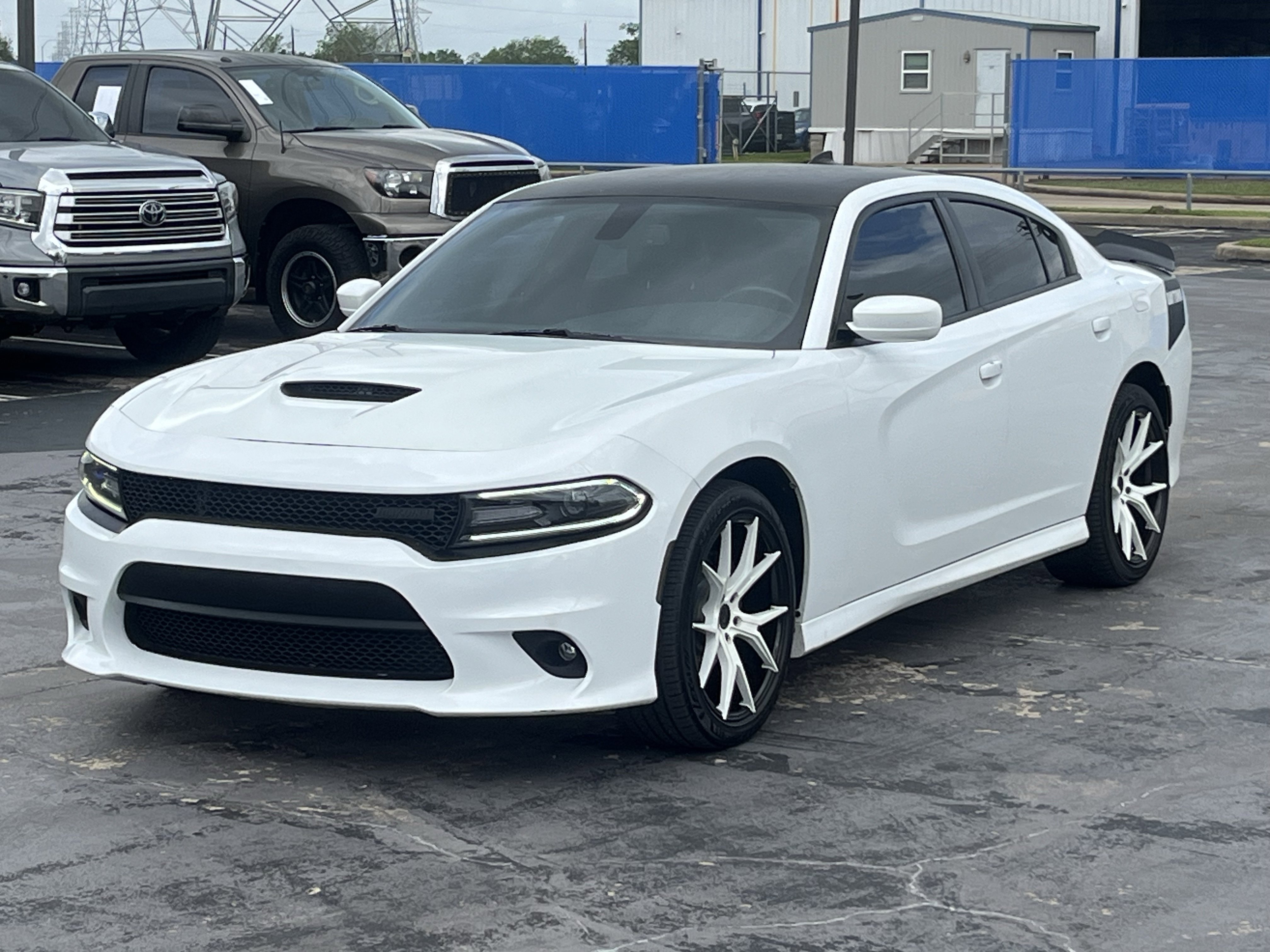 Used 2018 Dodge Charger R/T RWD image 5