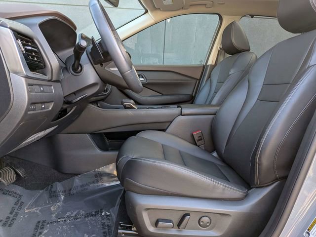 Used 2023 Nissan Rogue SL w/ SL Premium Package image 19