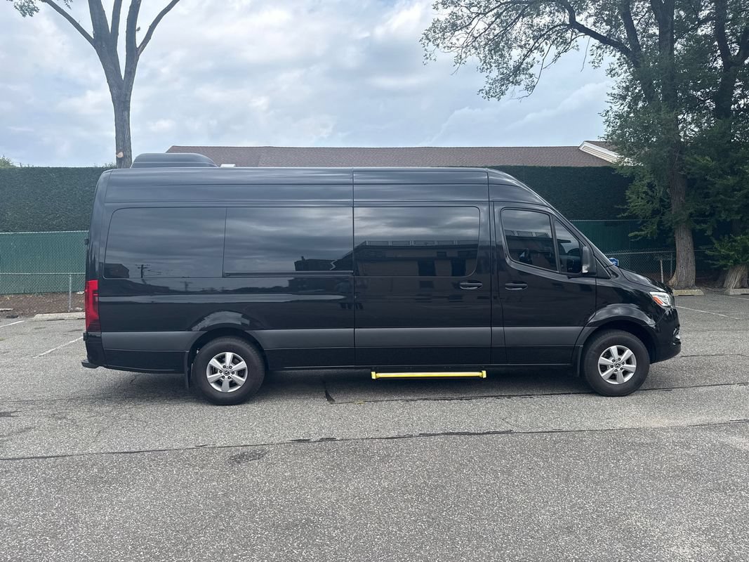Used 2023 Mercedes-Benz Sprinter 2500 image 9