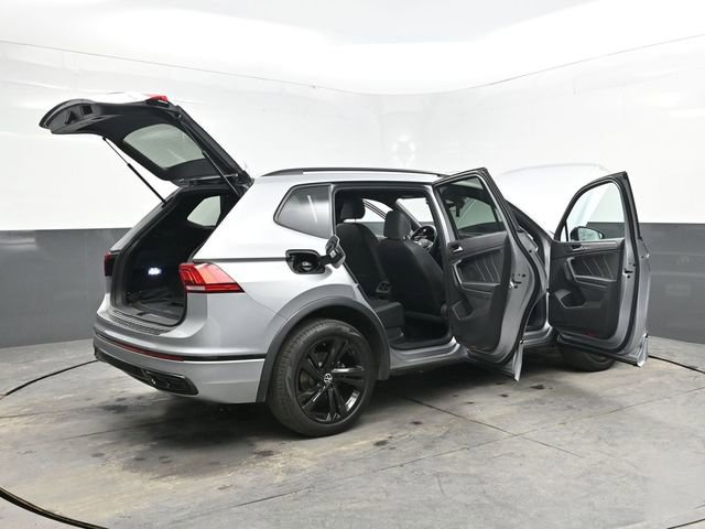 Used 2023 Volkswagen Tiguan SE R-Line AWD/4WD image 56