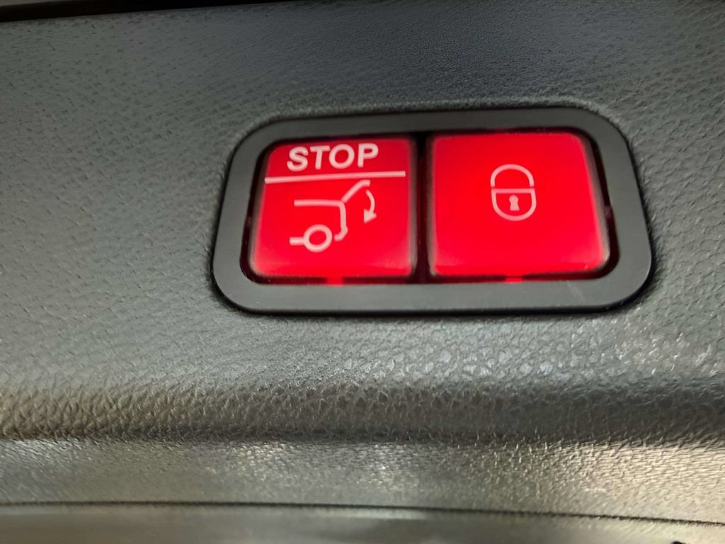 Used 2018 Mercedes-Benz GLS 550 4MATIC image 11