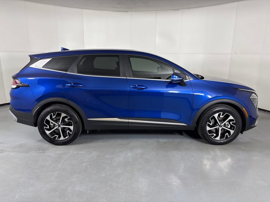 Used 2025 Kia Sportage EX FWD image 9